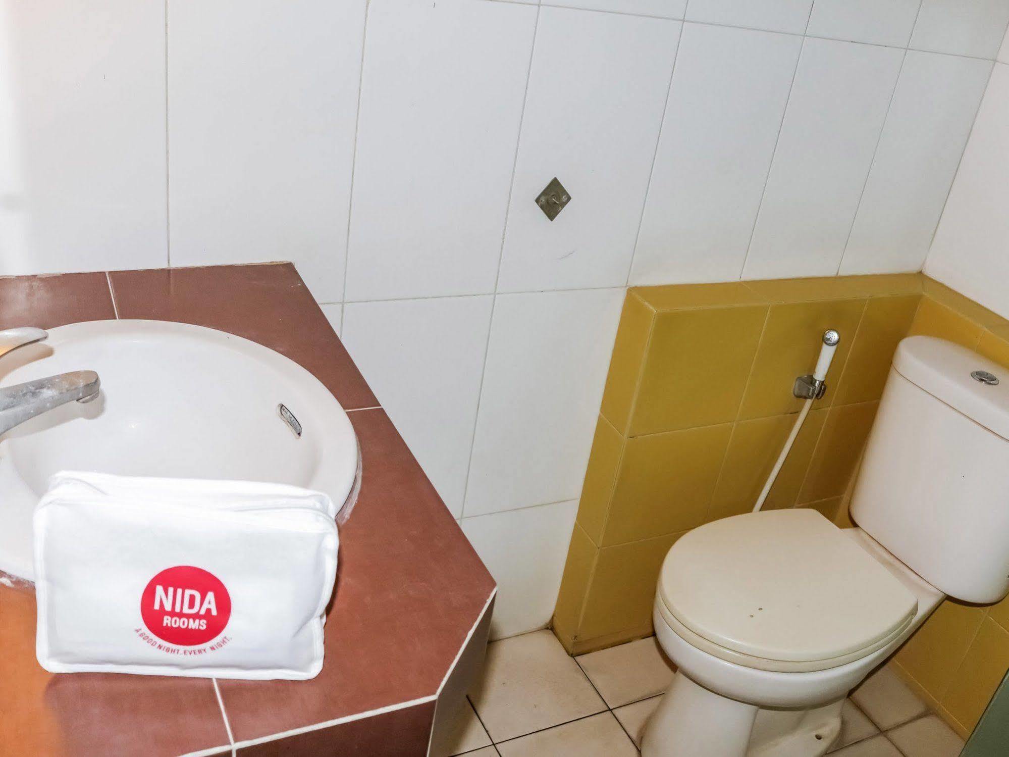 Hotel Nida Pasar Buah Tuntungan
